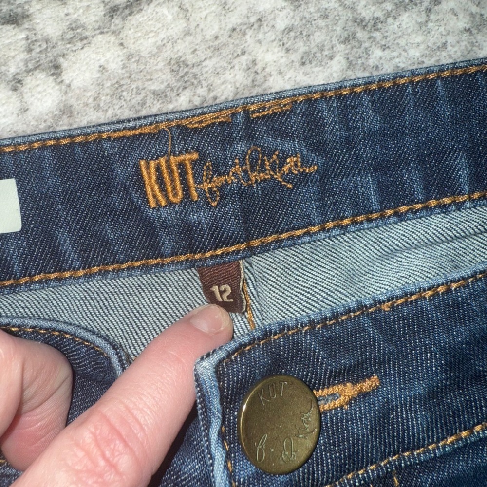 KUT from the Kloth Catherine Boyfriend Jeans Distressed Dark Wash Size 12 - Picture 5 of 11